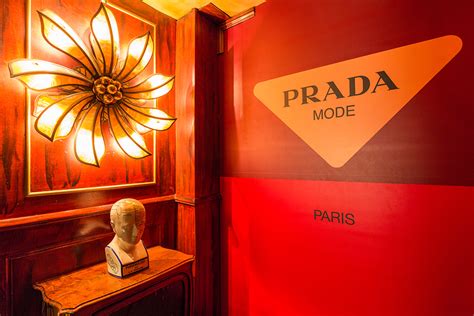 prada paris online